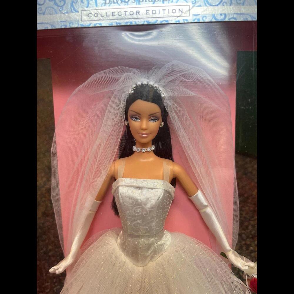 DAVID'S BRIDAL UNFORGETTABLE BRIDE BRUNETTE BARBIE DOLL 2004 MATTEL G2890‎ - Picture 2 of 8